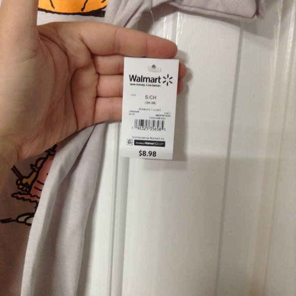 PEANUTS T-SHIRT SIZE MENS S BRAND NEW WITH TAGS HAS A STAIN SHOWN IN PHOTOS - Picture 3 of 11